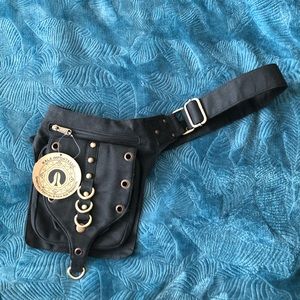 NWT - side purse. Fanny pack type